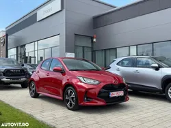 Rosu Nouă 2024 Toyota Yaris Hybrid Business Edition | 22.949 EUR