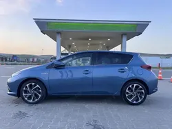 Albastru Utilizat 2016 Toyota Auris Hybrid Hatchback | 13.500 EUR (Preț OK)