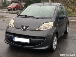 Gri Utilizat 2006 Peugeot 107 Hatchback | 1.300 EUR (Super Preț)
