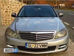 Argintiu Utilizat 2007 Mercedes C220 Berlinǎ | 7.700 EUR (Preț OK)
