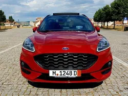 Rosu Utilizat 2022 Ford Kuga ST-Line SUV | 22.650 EUR (Scump)