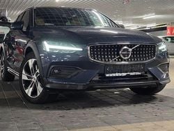 Culoarealbastru Utilizat 2023 Volvo V60 CC Ultimate Break | 35.899 EUR