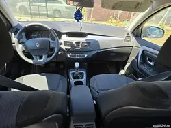 Utilizat 2009 Renault Laguna III Berlinǎ | 1.750 EUR (Super Preț)
