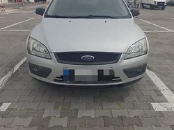 Utilizat 2005 Ford Focus Hatchback | 1.800 EUR (Puțin scump)