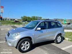 Culoareargint Utilizat 2005 Toyota RAV4 SUV | 3.600 EUR (Preț OK)