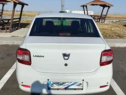 Culoarealb Utilizat 2015 Dacia Logan Lauréate Berlinǎ | 5.620 EUR (Preț OK)