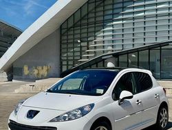 Alb Utilizat 2011 Peugeot 207 RC Hatchback | 3.399 EUR