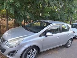 Utilizat 2011 Opel Corsa Berlinǎ | 3.500 EUR (Preț OK)