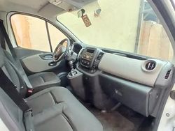 Culoarealb Utilizat 2017 Renault Trafic Authentique Van | 9.000 EUR (Preț bun)