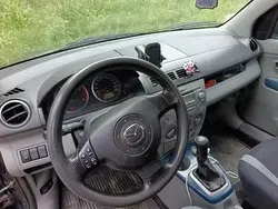 Albastru Utilizat 2006 Mazda 2 Hatchback | 1.450 EUR