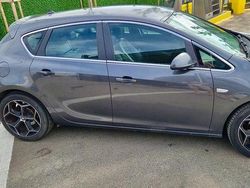 Culoaregri Utilizat 2010 Opel Astra Hatchback | 3.600 EUR (Preț OK)