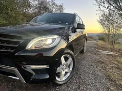 Culoarenegru Utilizat 2013 Mercedes ML350 SUV | 15.500 EUR (Preț bun)