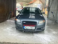 Utilizat 2006 Audi A4 Berlinǎ | 2.600 EUR (Preț bun)