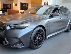 Culoaregri Nouă 2025 BMW M5 Shadowline Break | 146.927 EUR