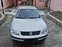 Gri Utilizat 1999 VW Passat Berlinǎ | 1.100 EUR (Puțin scump)