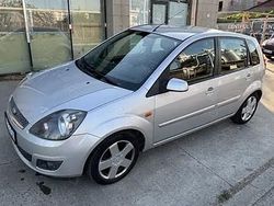 Utilizat 2007 Ford Fiesta Ghia Hatchback | 2.200 EUR (Preț OK)