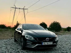Culoarenegru Utilizat 2016 Volvo V60 R-Design Break | 9.400 EUR (Preț bun)