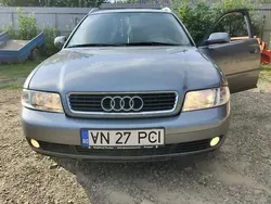 Gri Utilizat 2001 Audi A4 Berlinǎ | 7.500 EUR