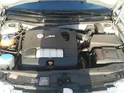 Argintiu Utilizat 2002 VW Bora Berlinǎ | 1.300 EUR