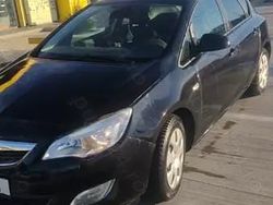Utilizat 2011 Opel Astra Berlinǎ | 2.500 EUR