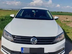 Alb Utilizat 2015 VW Jetta Comfortline Berlinǎ | 8.800 EUR (Preț OK)
