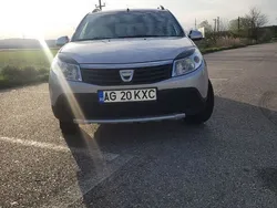 Gri Utilizat 2009 Dacia Sandero Lauréate Hatchback | 4.000 EUR (Scump)