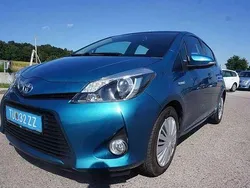 Culoarealbastru Utilizat 2013 Toyota Yaris Hybrid Luna | 7.950 EUR (Preț OK)