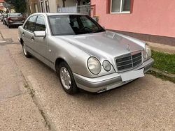 Argintiu Utilizat 1996 Mercedes E200 Berlinǎ | 3.100 EUR