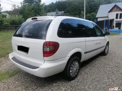 Utilizat 2002 Chrysler Voyager Monovolum | 1.350 EUR