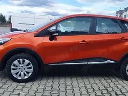 Culoareportocaliu Utilizat 2016 Renault Captur Intens SUV | 9.800 EUR (Preț OK)