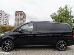 Culoarenegru Utilizat 2021 Mercedes V300 Avantgarde Monovolum | 62.000 EUR (Scump)