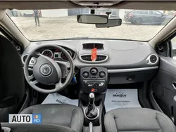 Alb Utilizat 2010 Renault Clio II Berlinǎ | 2.999 EUR (Preț OK)