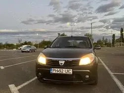 Utilizat 2008 Dacia Sandero Hatchback | 1.790 EUR (Preț bun)