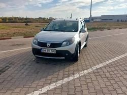 Gri Utilizat 2010 Dacia Sandero Stepway Hatchback | 3.100 EUR (Preț bun)