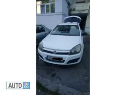 Alb Utilizat 2005 Opel Astra Hatchback | 3.100 EUR (Scump)