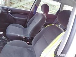 Utilizat 2001 Ford Focus Berlinǎ | 1.400 EUR