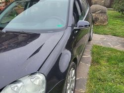 Culoarenegru Utilizat 2006 VW Golf V Comfortline Hatchback | 2.950 EUR (Preț OK)