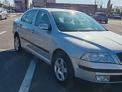 Argintiu Utilizat 2004 Skoda Octavia Hatchback | 2.200 EUR (Preț OK)