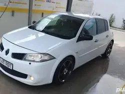 Alb Utilizat 2008 Renault Mégane II R.S. Hatchback | 3.300 EUR (Scump)