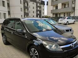 Negru Utilizat 2005 Opel Astra Break | 2.000 EUR (Preț OK)