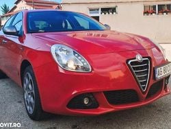 Culoarerosu Utilizat 2011 Alfa Romeo Giulietta Hatchback | 3.999 EUR (Super Preț)