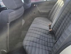 Bej Utilizat 1989 Mercedes 190 Berlinǎ | 5.999 EUR