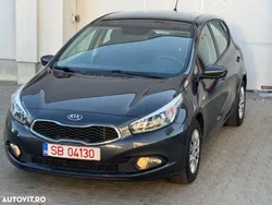 Gri Utilizat 2016 Kia Ceed Vision Hatchback | 5.899 EUR (Super Preț)