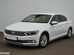 Alb Utilizat 2016 VW Passat Comfortline Berlinǎ | 12.490 EUR (Preț bun)
