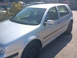 Gri Utilizat 2001 VW Golf IV Hatchback | 1.100 EUR (Preț OK)