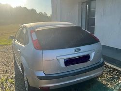 Gri Utilizat 2008 Ford Focus Ghia Hatchback | 1.800 EUR (Preț OK)