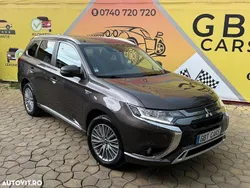 Gri Utilizat 2019 Mitsubishi Outlander P-HEV SUV | 16.990 EUR (Preț bun)