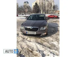 Violet Utilizat 2013 Skoda Superb Berlinǎ | 11.500 EUR (Puțin scump)