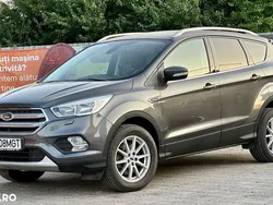 Gri Utilizat 2018 Ford Kuga SUV | 11.000 EUR (Preț bun)