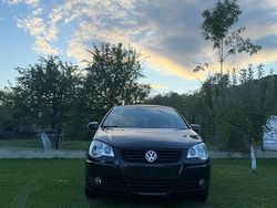 Culoarenegru Utilizat 2009 VW Polo Highline | 2.590 EUR (Preț OK)